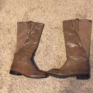 Brown zip up boots